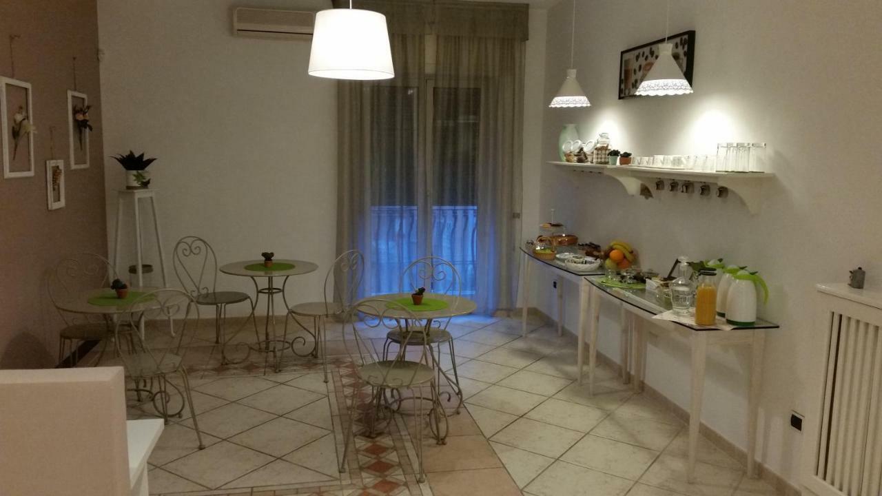 נאפולי B&B Aminei Metro מראה חיצוני תמונה