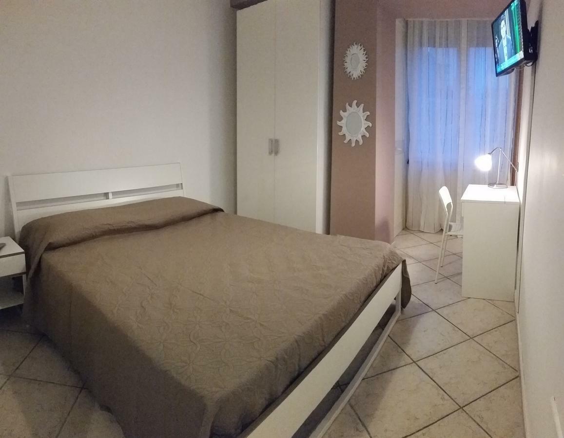 נאפולי B&B Aminei Metro מראה חיצוני תמונה