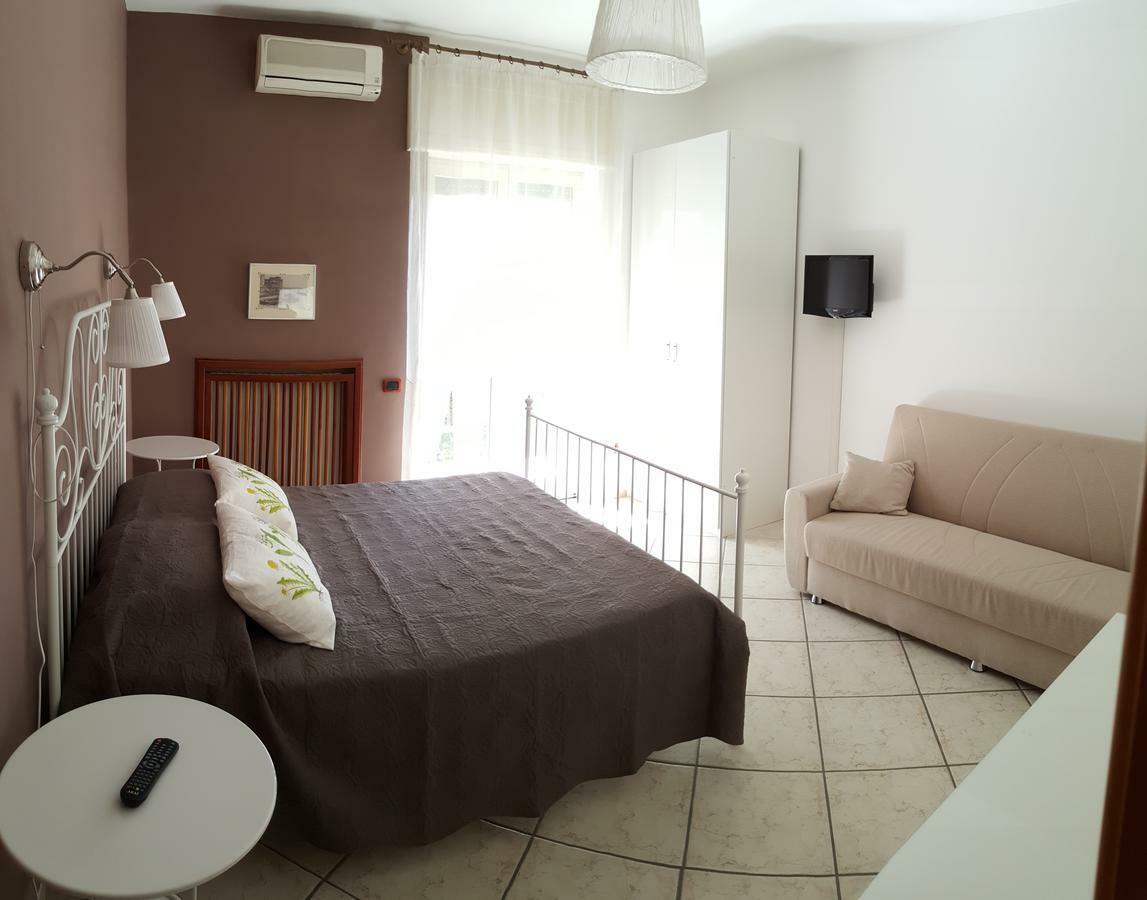 נאפולי B&B Aminei Metro מראה חיצוני תמונה